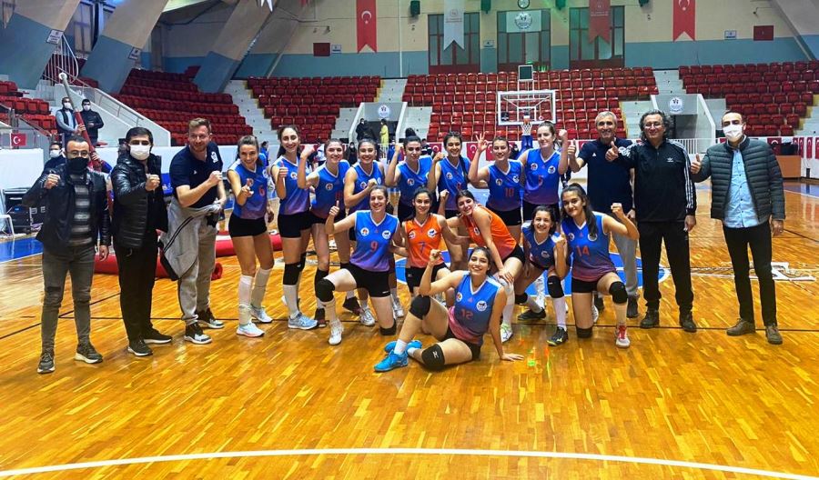 Büyükşehir Kadın Voleybol Takımı şampiyonluğa koşuyor