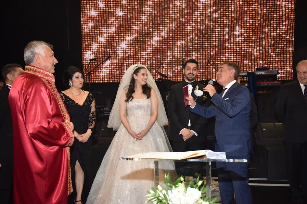 Türk iş dünyası Adana’daki düğünde buluştu