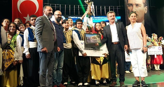 Seyhan Belediyesi Halk Oyunları Ekibi Türkiye şampiyonu oldu