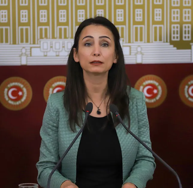 Yeşil Sol Parti Adana Milletvekili Tülay Hatimoğulları,  Sağlık Bakanı Fahrettin Koca’ya sordu