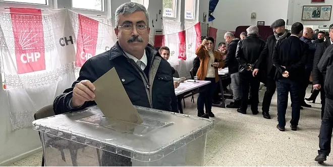 Cumhuriyet Halk Partisi’nin Karataş Başkan Adayı Ali Bedrettin Karataş..