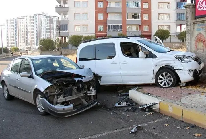 Adana’da Kazaların Temel Sebebi.... Trafik Kuralı....Hız....