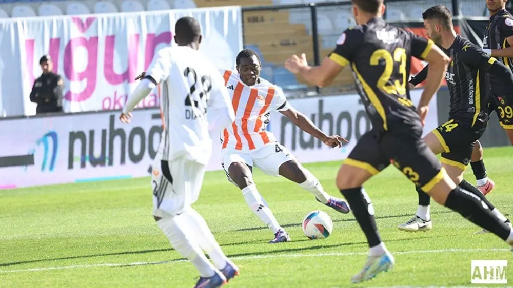 Adanaspor Yeni Hocayla İlk Puanını Aldı...İstanbul 0-0 Adanaspor