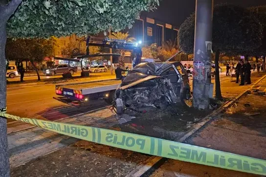 Adana Turgut Özal Bulvarında Ölümlü Trafik Kazası....