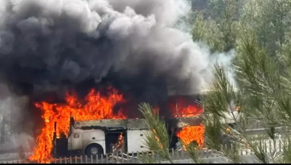 Adana Pozantı Otobanında Otobüs Alev Aldı....