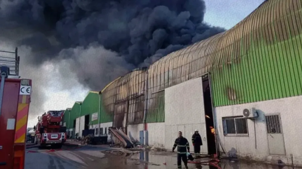 Adana’da Geri Fönüşüm Fabrikasında Yangın...