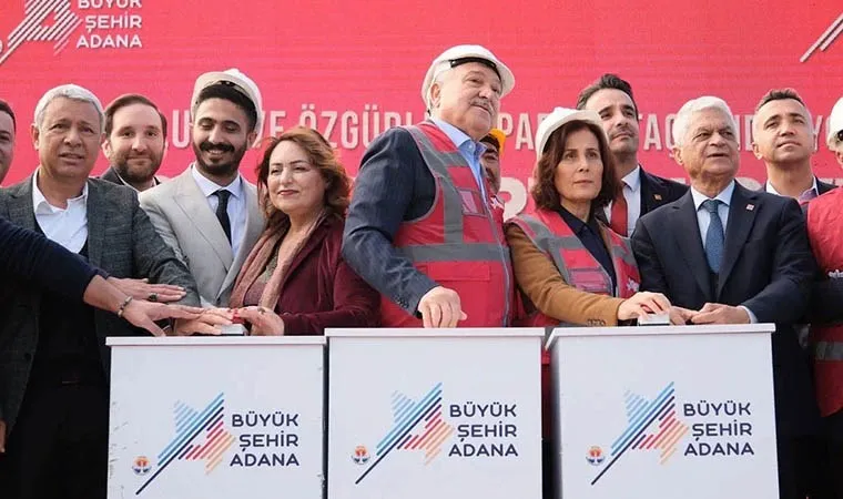  Adana Büyükşehir Belediyesi  5 Ocak Kurtuluş ve Özgürlük Parkı’nın temelini attı.