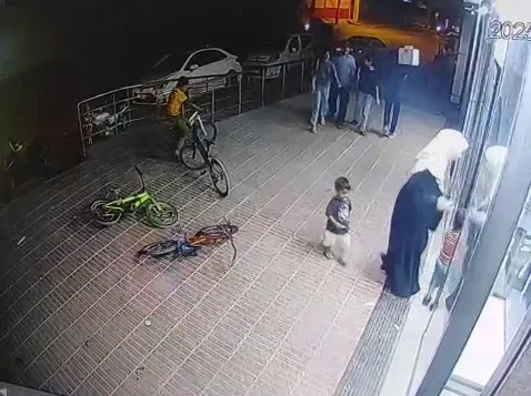 Markete Alışveriş İçin Girdi, Bisikleti Çalındı.