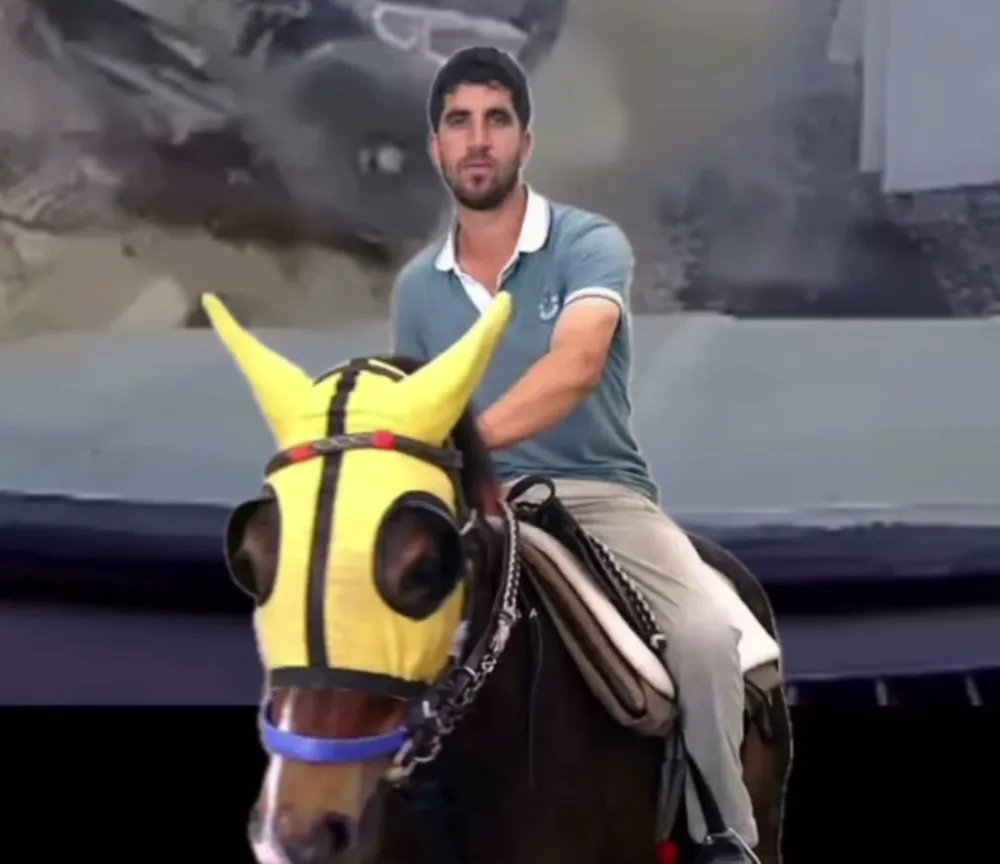 Kırmızı Işıkta Geçen Otomobilin Çarptığı Seyis, Tedavi Gördüğü Hastanede Hayatını Kaybetti 