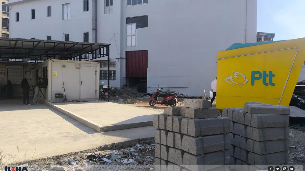 “Adana’nın merkezine böyle bir postane yakışmıyor”
