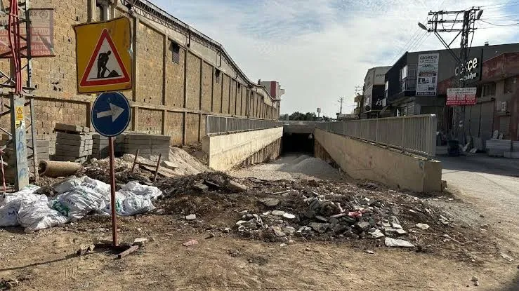 Alt Geçit Çilesi Sürüyor: Küçükdikili Esnafı “Yeter” Dedi