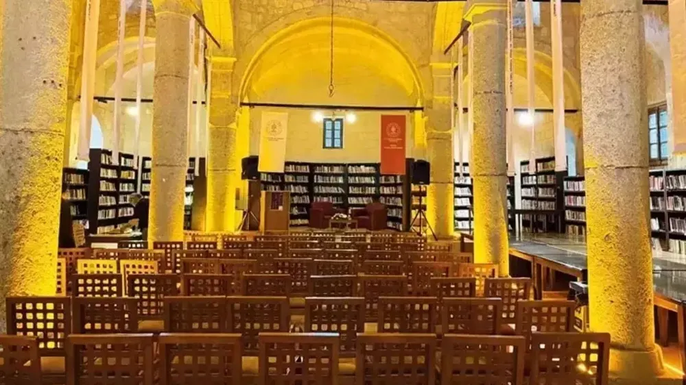 Adana Rum Kilisesi Halk Kütüphanesi Oluyor..