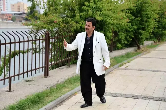 Feomen Şarkıcı Cemil Kırbiçer 