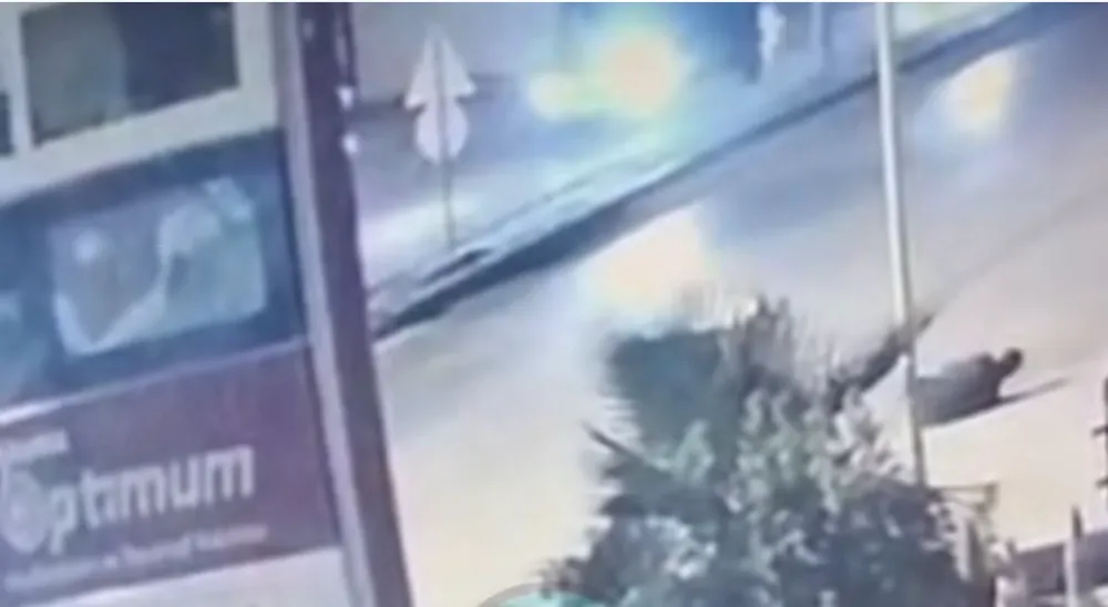 Eski Kocasını Silahla Ayağından Vurdu...
