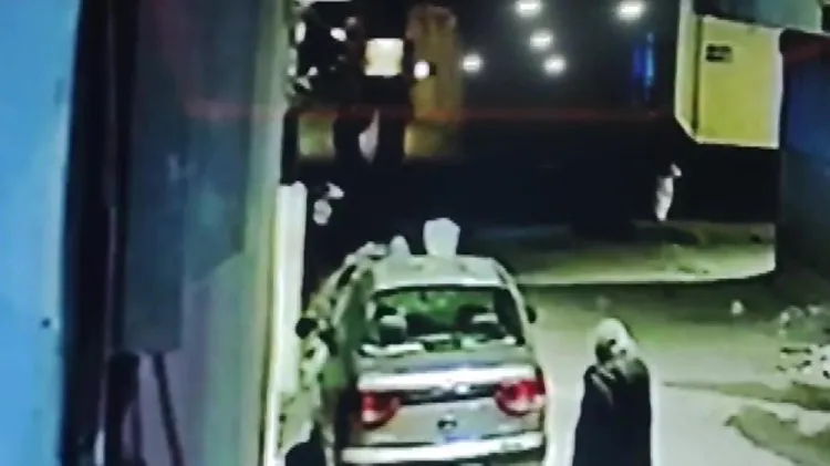Adana Yüreğir.. Sokak ortasında silahlı Saldırı...