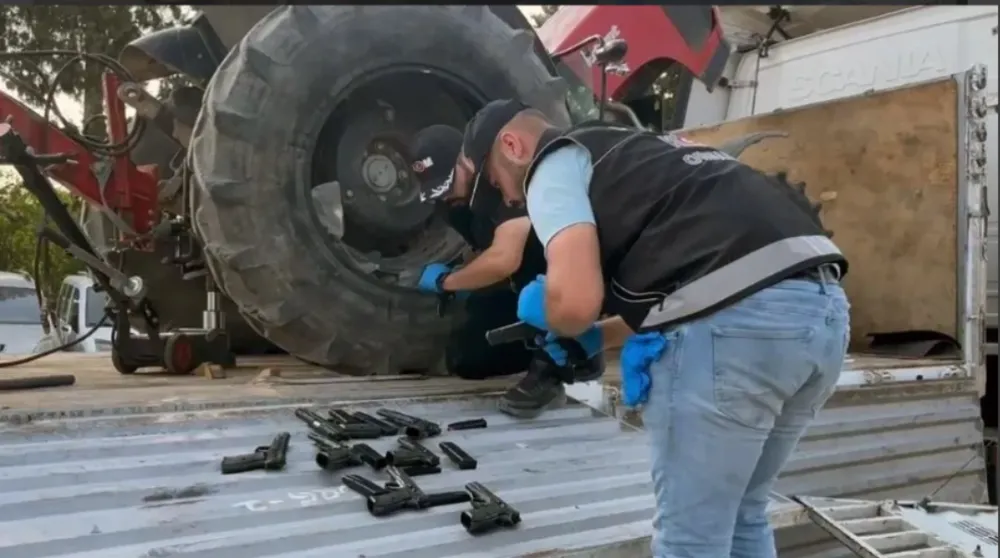 Tır Üstünde Taşınan Traktör
