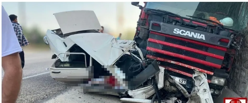 Tır Otomobili ile Çarpıştı..1 Kişi Hayatını Kaybetti.