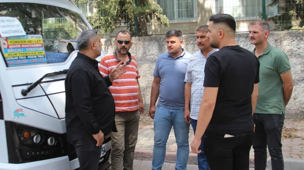 Adana’da Toplu Taşıma Hattı Gerginliği Devam Ediyor...1 Yaralı 3 Araç Zarar Gördü..