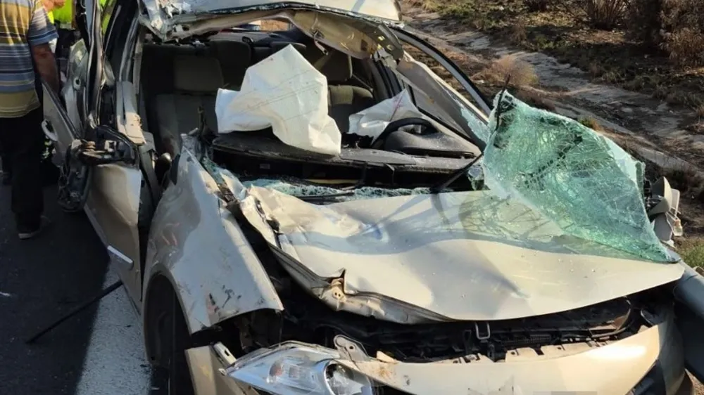 Adana-Mersin otoyolu Çamtepe mevkiinde Trafik Kazası..2 Yaralı.