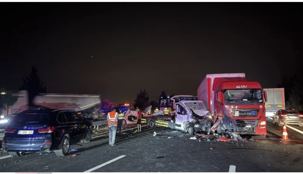 Adana Sarıçam... Zincirleme Trafik Kazasın