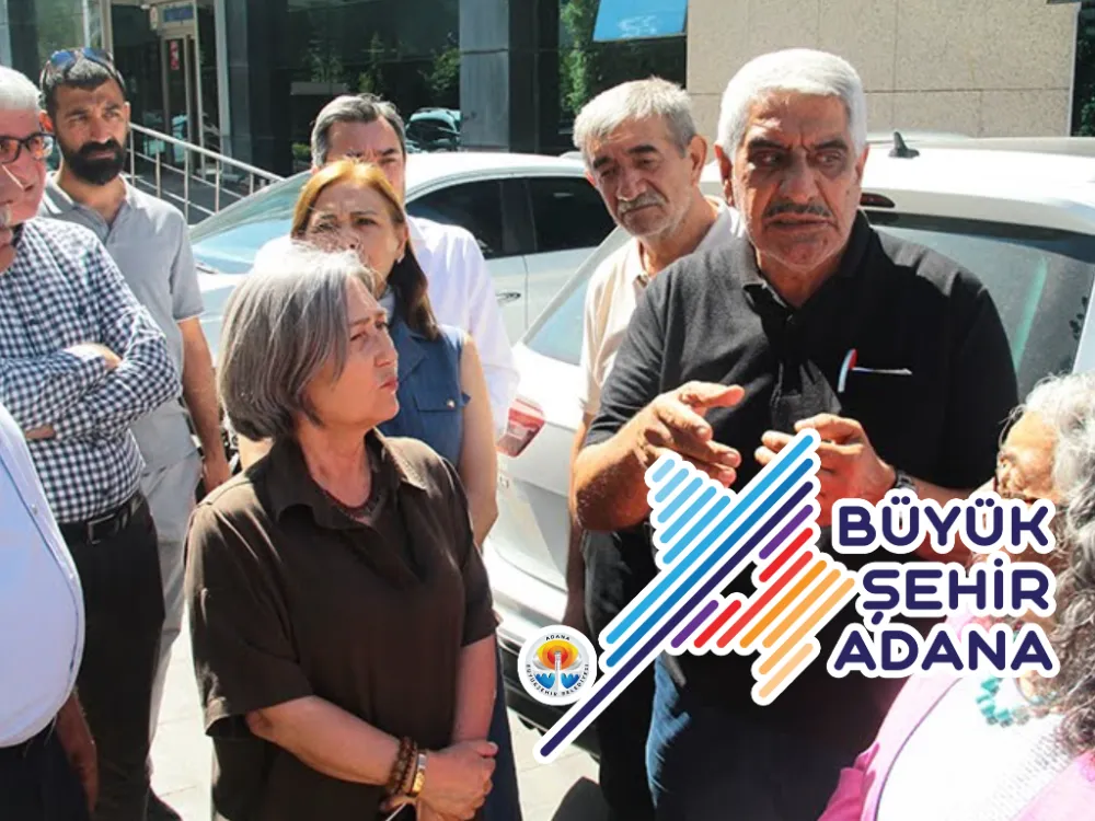 Adana’da Muhtarlar Belediye Önünde... Güvenlikçiler Bizi Darp Etti...
