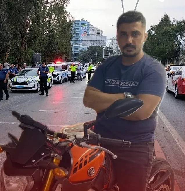 Aydınlatma Direğine Çarpıp Savrulan Motorsiklet Sürücüsü Hayatını Kaybetti..