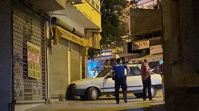 Otomobil Duvara Çarptı..3 Yaralı 