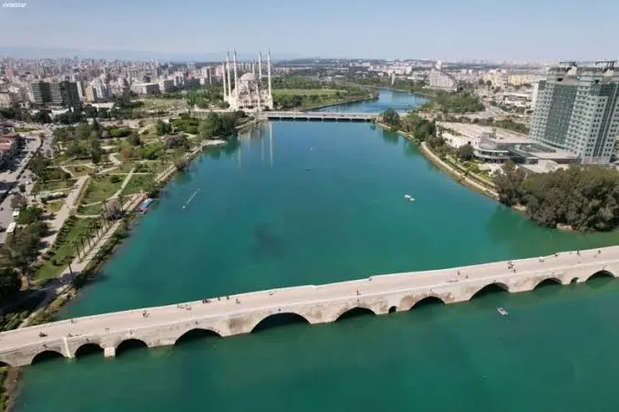 Göç İdaresi Başkanlığı, Adana’daki Bazı Mahalleleri Yabancıların İkametine Kapattı. 