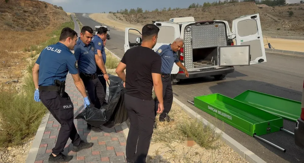 Adana Sarıçam...Yol Kenarında Erkek Cesedi Bulundu...