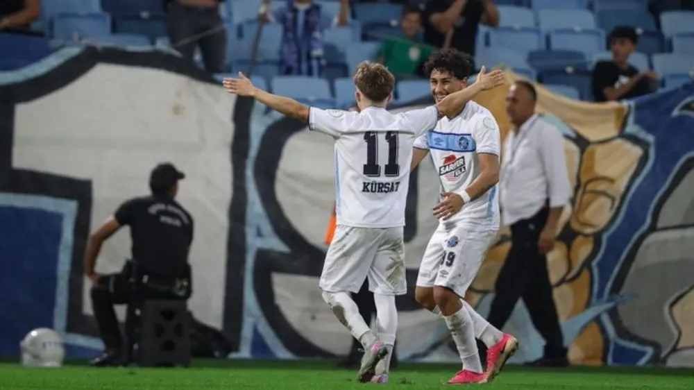 Şimşek Kötü Gidişata Son Verdi....Adanademirspor 3-0 Somaspor 