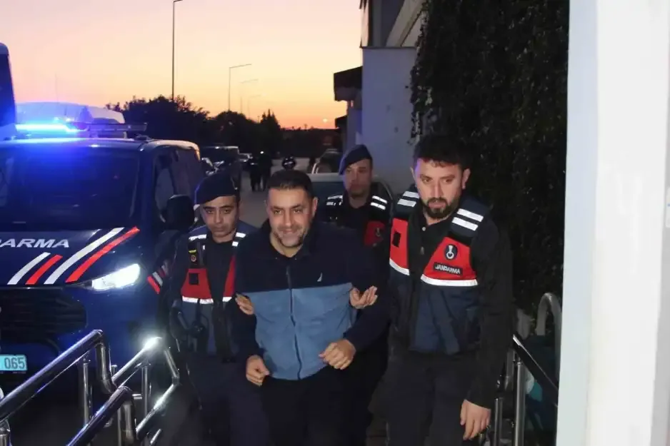 Çukurova Belediyesi Soruşturmasında Emrah Kozay ve Soner Çetin Adliyeye Sevk Edildi