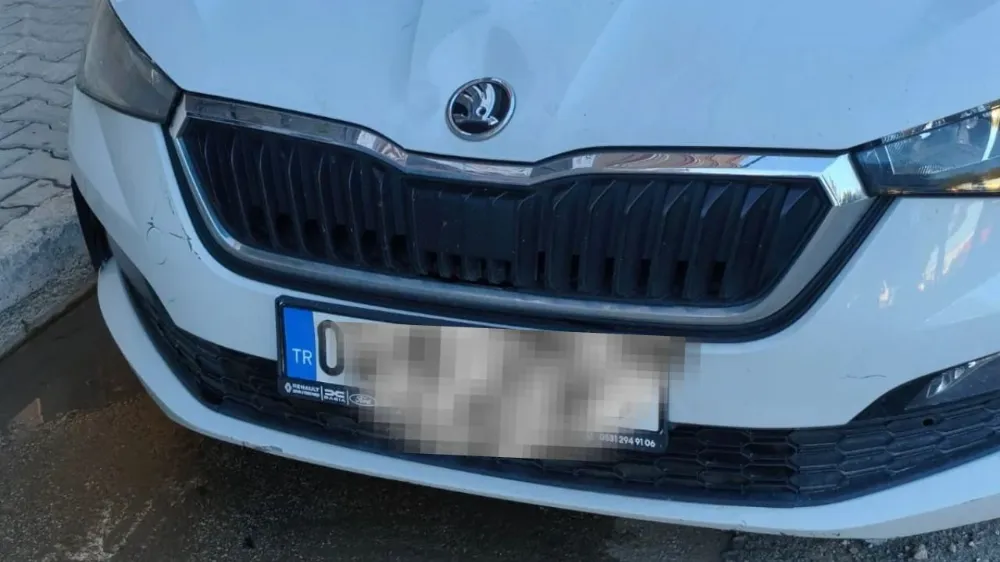 Adana’da öğretmenin otomobiline molotoflu saldırı girişimi