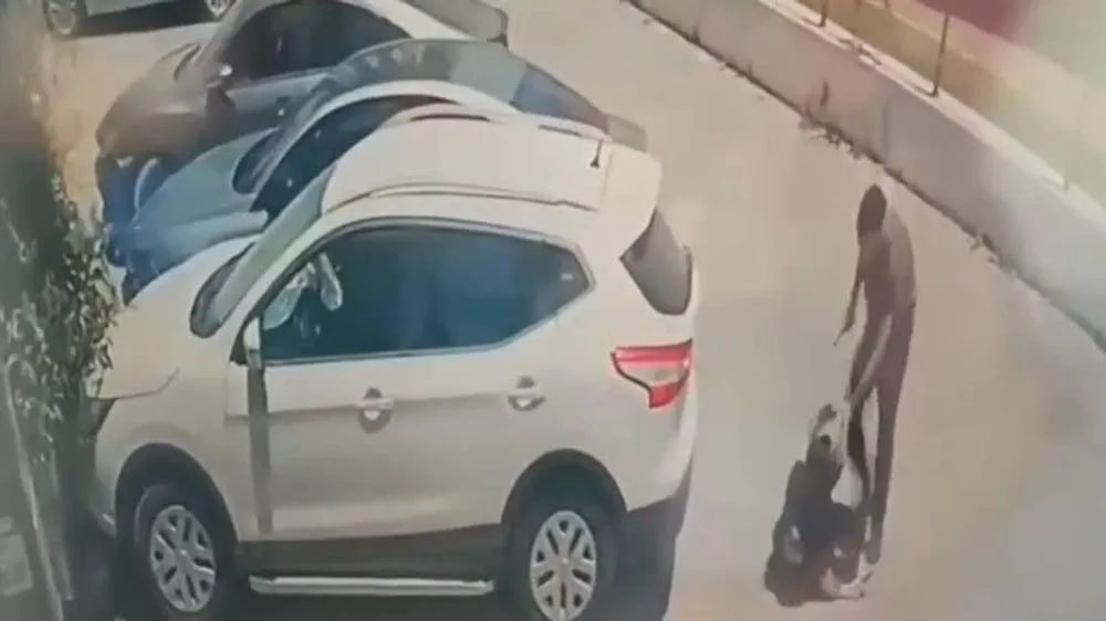Adana'da Platonik Aşık'dan Sokak Ortasında Bıçaklı