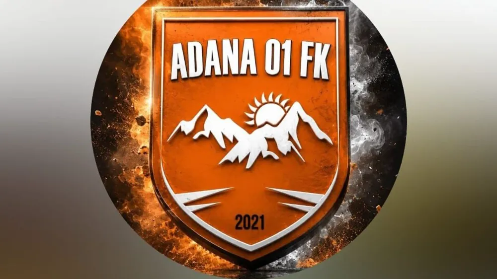 Adana 01 FK'da Renk Değişimi...Yeniden turuncu-beyaza döndü.