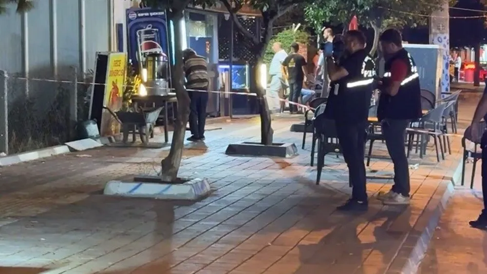 Adana Yüreğir..Kaldırımda yürürken silahla vuruldu..