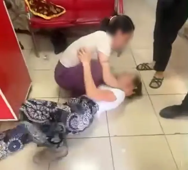 Adana’da hırsızlık şüphelileri aynı eve ikinci kez geldi: Yakalanınca sara nöbeti numarası yaptı