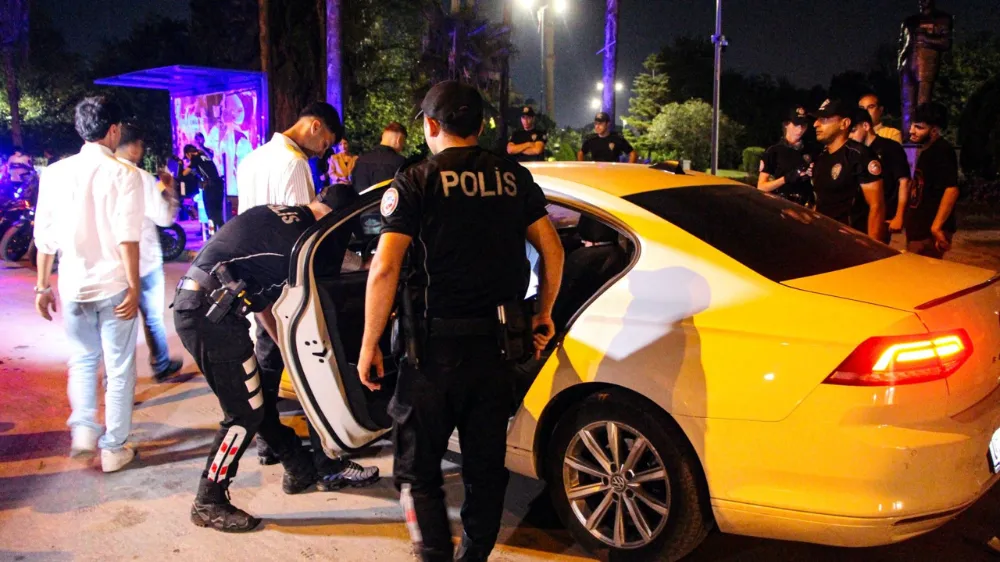 Adana'da Huzur ve Güven Uygulamasında 64 Aranan Şahıs Yakalandı