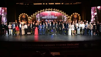 Adana Tiyatrosu Antalya’dan 4 Ödülle Dönüyor 