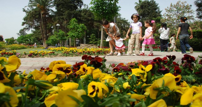 Adana her mevsim rengarenk