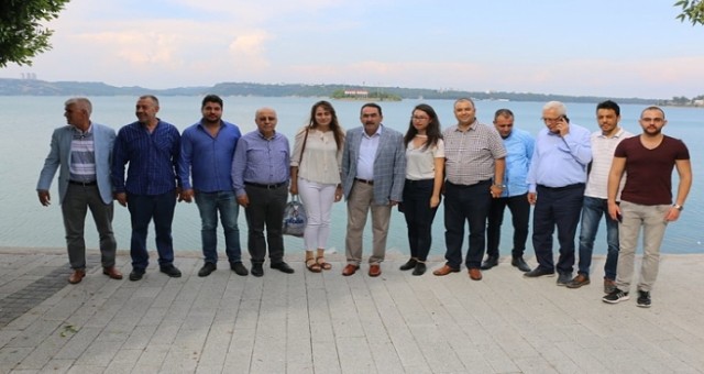 Ak Partili Abdullah Doğru halkla iç içe