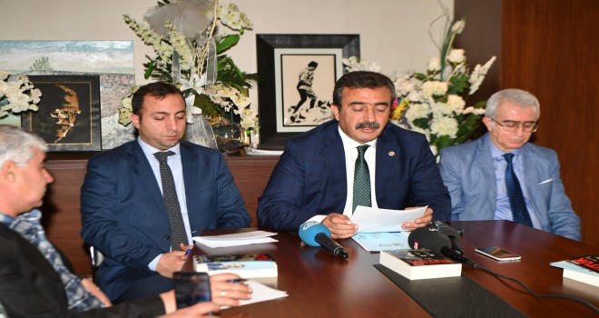 Adana`ya yazar akını